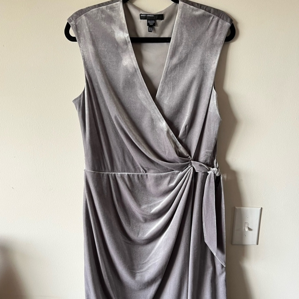 MAGGY LONDON | Velvet Wrap Dress - Picture 4 of 7